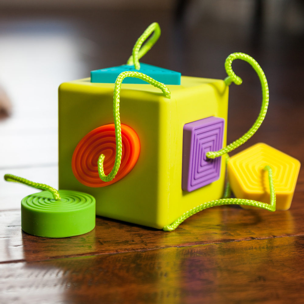 Fat Brain Toys OombeeCube