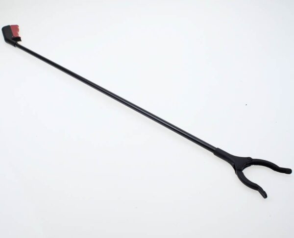 Κατεβάζει από τα ψηλά ράφια ή πιάνει μέσα από κάγκελα και δύσκολα σημεία αντικείμενα που με το χέρι δεν φτάνετε.