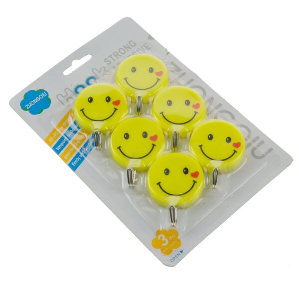 Πλαστικά κρεμαστράκια με ισχυρή ταινία  διπλής όψης για εύκολη και γρήγορη τοποθέτηση.DOA 14 ημερών